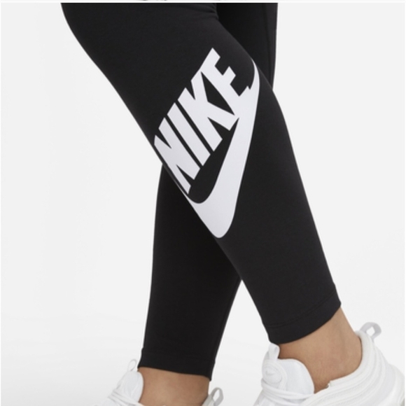 Nike Black High-Waisted Leggings with Swoosh Logo - Picture 4 of 4